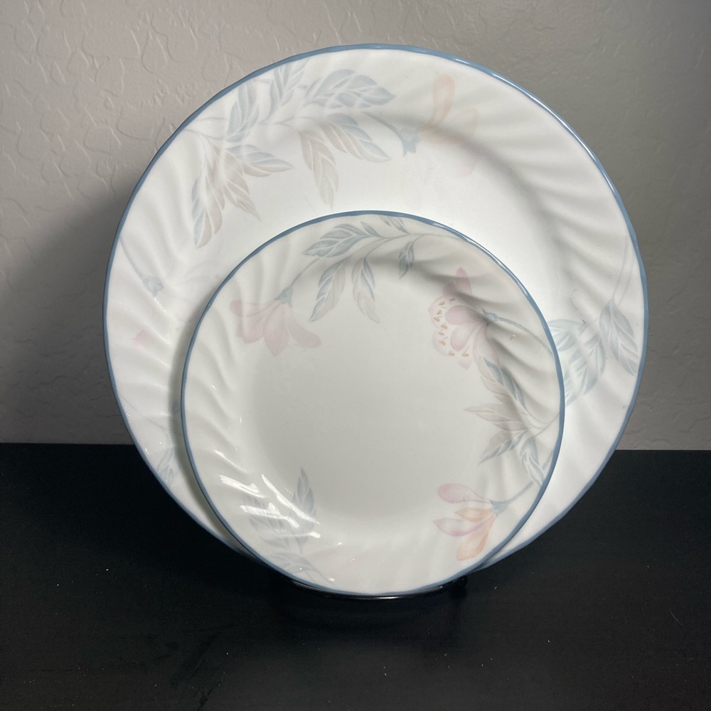 Corelle Pink Trio Dinner and Dessert plates set of 4